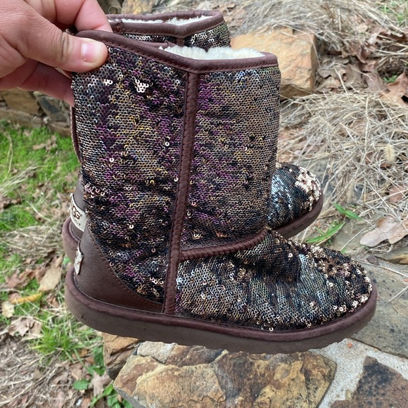 Women UGGS boots - Picture 8 of 13